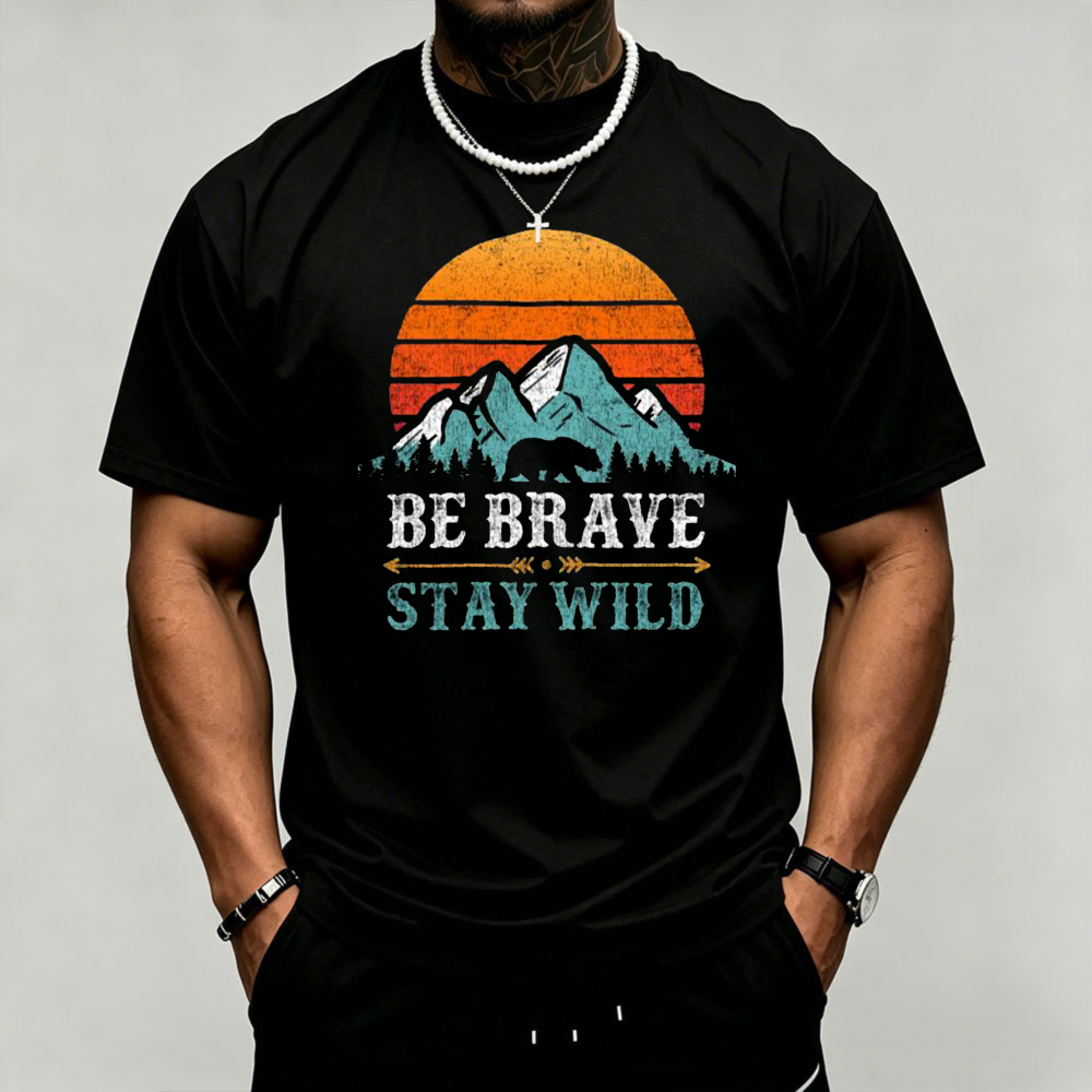 Sunset Mountain Bear Graphic M - Outdoor Adventure Quotes Short 评论和价格