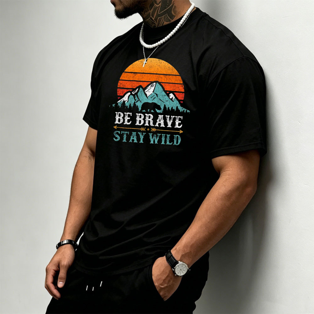Sunset Mountain Bear Graphic M - Outdoor Adventure Quotes Short 评论和价格